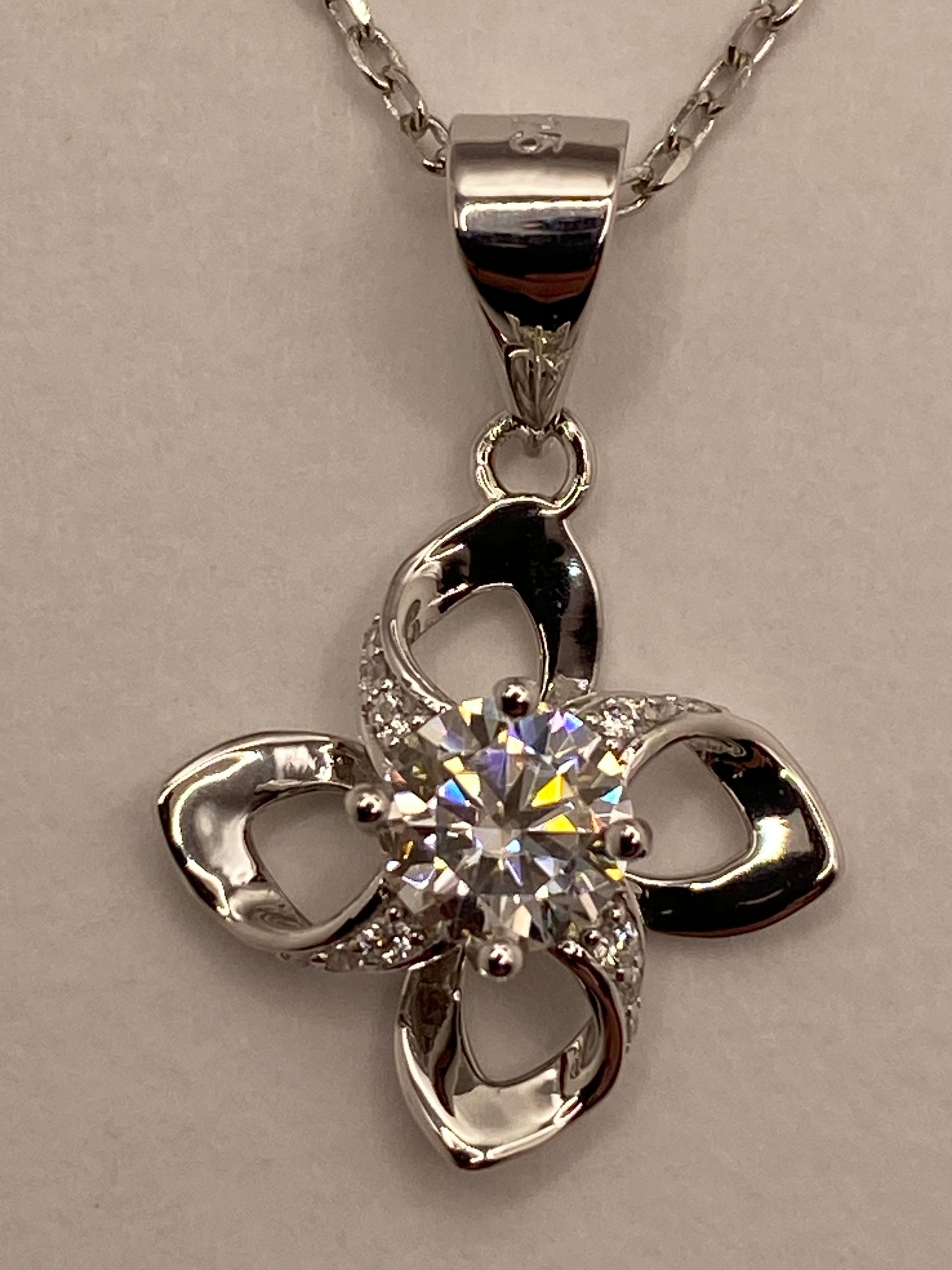 Moissanite Diamond 4-Leaf Pendant Necklace 925 Sterling Silver