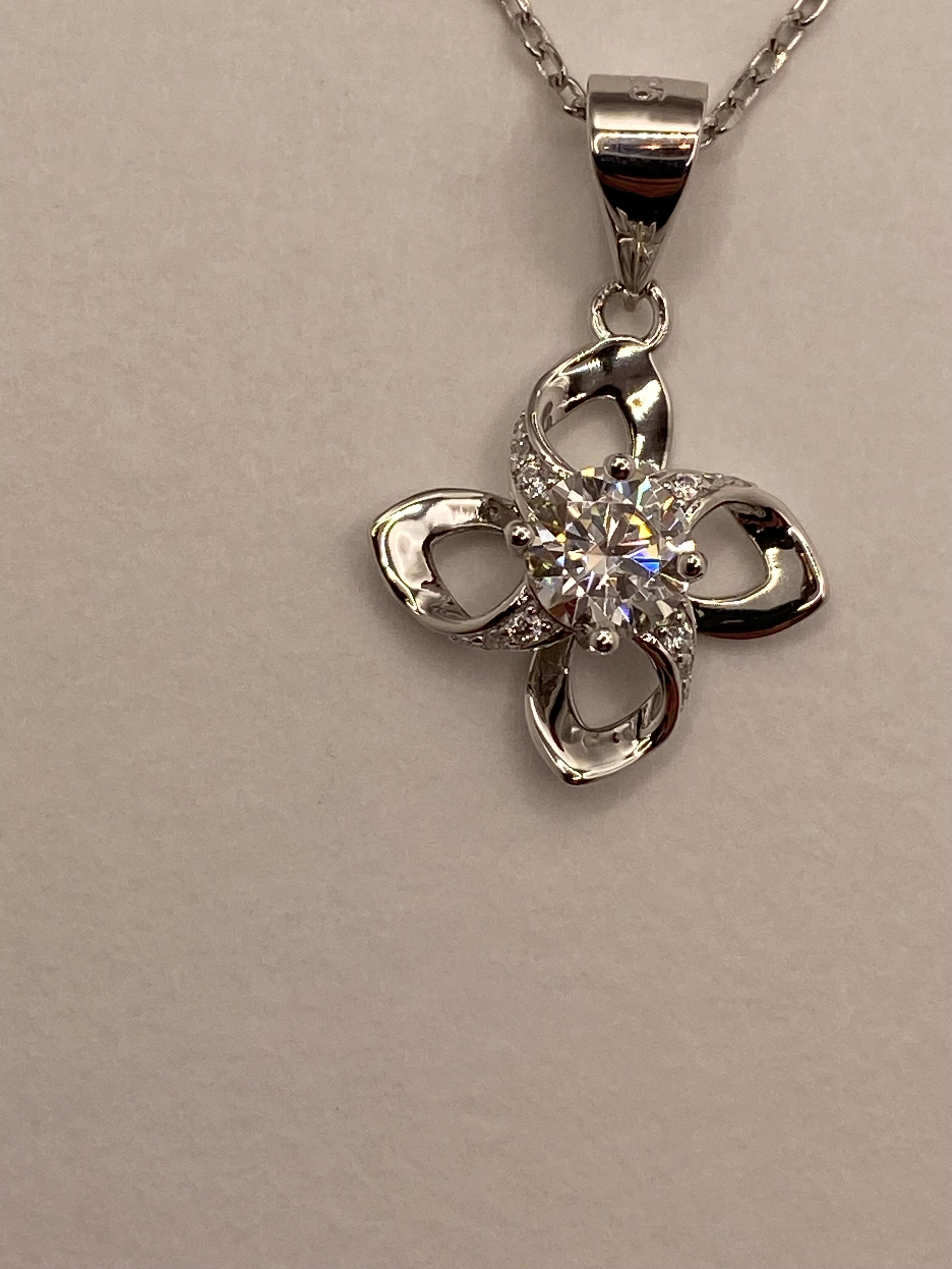 925 Sterling Silver Loyalty 4.00 CTW VVS Moissanite Diamond Pendant popular with Chain